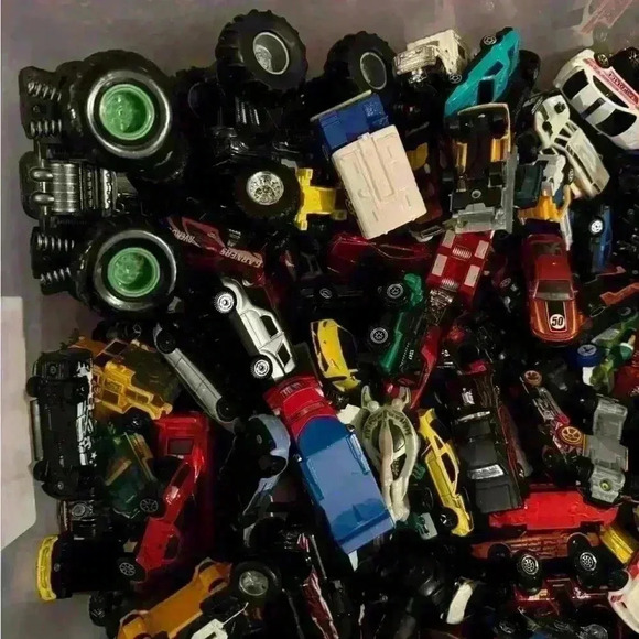 COPY - Mystery Lot of Hotwheels and Matchbox Cars - Picture 4 of 5